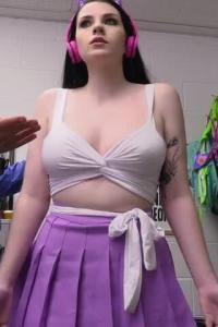 Shoplyfter 23 04 07 Emma Indica The Streamer Problem XXX 720p WEB x264 GalaXXXy