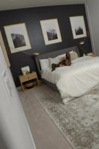 BrattyMILF 21 12 03 Charli Phoenix Helping My Stepmom Masturbate XXX 720p HEVC x265 PRT XvX