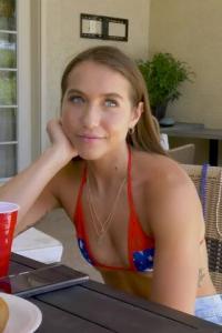 Facials4K 23 07 04 Violet Moore Facialed Independence Day XXX 1080p HEVC x265 PRT XvX