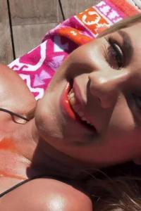 DDFBusty 19 10 27 Gabbie Carter Sunshine Quickie Makes Her Cum XXX 720p HEVC x265 PRT XvX