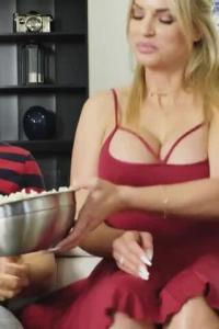 Milfed 20 11 27 Rachael Cavalli My Show Is On XXX 720p WEB x264 GalaXXXy