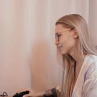 LetsTryAnal.21.12.15.Solar.Kate.Butt.Plug.Nipple.Clamps.Oh.My.XXX.720p.HEVC.x265.PRT[XvX]