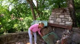 Bargain Mansions S02E09 Shower Showstopper WEBRip x264-CAFFEiNE [eztv]