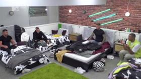 Geordie Shore S20E08 720p HDTV x264-LiNKLE [eztv]