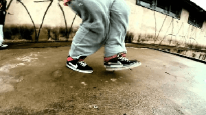 [ FreeCourseWeb ] Udemy - 32 Footwork Dance Moves for Parties and Showing Off