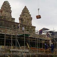 The.Lost.World.of.Angkor.Wat.S01E02.HDTV.x264-PHOENiX