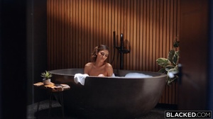 [Blacked] (Gianna Dior) Hooked XXX (2022) (1080p HEVC)