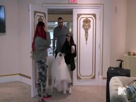 Jersey Shore Family Vacation S02E25 Tuxedo Time 480p x264-mSD [eztv]