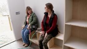 Texas Flip N Move S13E01 The Snow Sisters Built-In Beauty 720p WEB x264-CAFFEiNE [eztv]