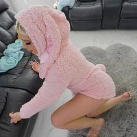 IKnowThatGirl.22.09.01.Gia.OhMy.Each.Costume.Is.Sexier.Than.The.Last.XXX.720p.HEVC.x265.PRT[XvX]