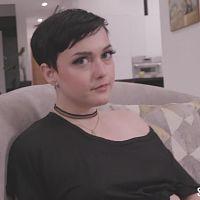 SisLovesMe.22.08.26.Jasmine.Daze.And.Jade.Valentine.New.Haircut.XXX.1080p.HEVC.x265.PRT[XvX]