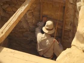 Lost Treasures of Egypt S02E04 Secrets of the Pyramids 480p x264-mSD [eztv]
