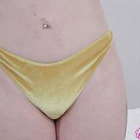 HussiePass.23.02.10.Richh.Des.Today.Everythings.Bigger.In.Florida.XXX.720p.WEB.x264-└╡GalaXXXy╞┘