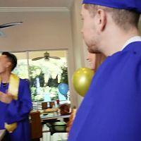 Mofos.22.12.03.Alexa.Payne.College.Graduates.Hold.The.Door.House.Party.XXX.720p.HEVC.x265.PRT[XvX]