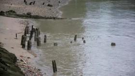 Lucy Worsleys Royal Myths and Secrets S01E01 Elizabeth I The Warrior Queen XviD-AFG [eztv]