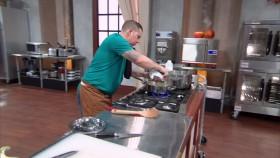 Ultimate Thanksgiving Challenge S02E03 Thanksgiving Week 720p WEBRip x264-CAFFEiNE [eztv]