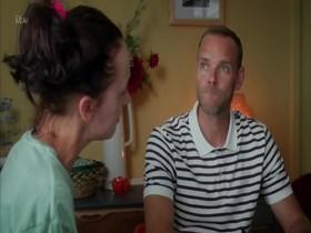 Doc Martin S09E08 480p x264-mSD [eztv]