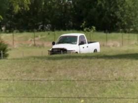 Texas Flip N Move S13E10 Casey and Catrinas Industrial Home 480p x264-mSD [eztv]