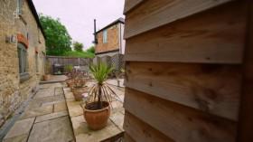 Location Location Location S33E01 Swindon HDTV x264-LiNKLE [eztv]