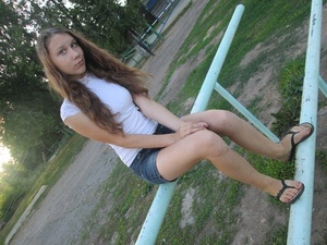 [ChaturGirl com] undresses and masturbates