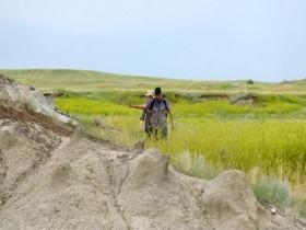 Prehistoric Road Trip S01E02 We Dig Dinosaurs 480p x264-mSD [eztv]