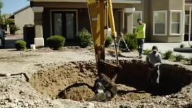 Supersize My Pool S01E02 Fun in the Sun WEB x264-CAFFEiNE [eztv]