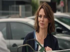 Five Bedrooms S01E01 480p x264-mSD [eztv]