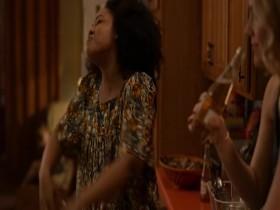 Little America S01E05 iNTERNAL 480p x264-mSD [eztv]