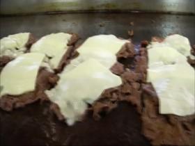 Man v Food S02E08 Philadelphia 480p x264-mSD [eztv]