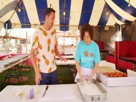 Carnival Eats S07E10 Hawaii Fried Dough 480p x264-mSD [eztv]