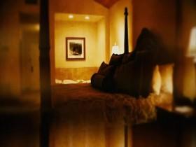 Hotel Paranormal S01E05 When Ghosts Attach 480p x264-mSD [eztv]