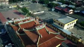 War On Plastic With Hugh And Anita S01E01 Episode 1 540p iP WEB-DL AAC2 0 H 264-SOIL [eztv]