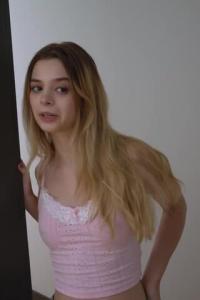 Facials4K 23 08 08 Molly Little Gamer Distraction XXX 720p HD WEBRip x264 TGxXX XvX