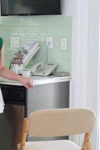 TeenPies 23 10 15 Leana Lovings Stuck Ass XXX 720p HD WEBRip x264 TGxXX XvX