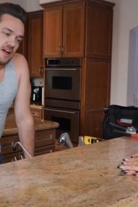 BrazzersExxtra 23 09 01 Payton Preslee Handyman Stepdaddy Gets Fucked XXX 720p HD WEBRip x264 TGxXX