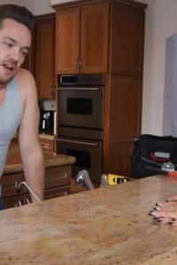 BrazzersExxtra 23 09 01 Payton Preslee Handyman Stepdaddy Gets Fucked XXX 720p HEVC x265 PRT XvX