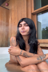 OnlyFans Mia Khalifa Smoking Bath and Shower