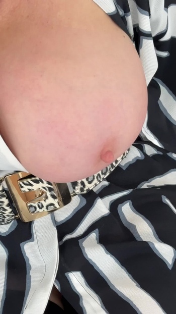 Lady Sonia 24 03 15 Trying To Look Down Aunties Top XXX VERTiCAL 1080p MP4 LEWD XC