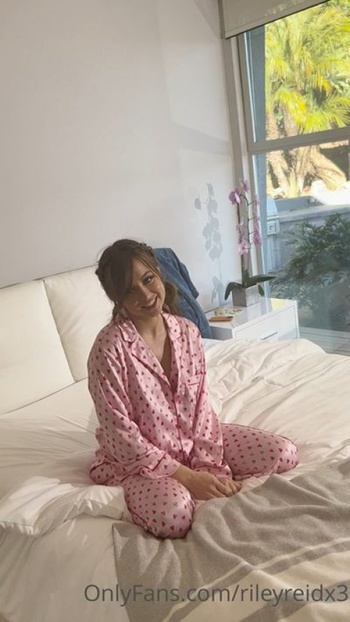 OnlyFans Riley Reid Step Sister Caught Humping Her Pillow